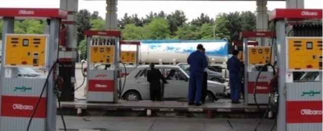 إيران تقنن وترفع أسعار البنزين
