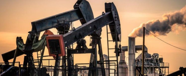 النفط يتراجع مع تجدد شكوك اتفاق واشنطن وبكين