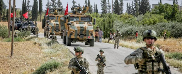 تركيا تبدأ ترحيل أسرى من مقاتلي داعش من سوريا