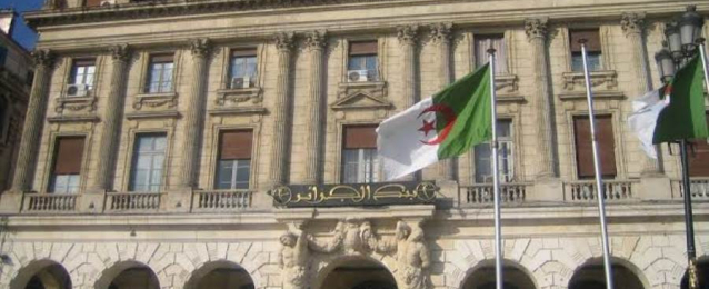 الجزائر .. تعيين محافظ جديد للبنك المركزي ورئيس لسوناطراك