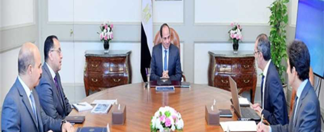 الرئيس عبد الفتاح السيسى يوجه بتكثيف الجهود للتحول الرقمى وتوفير أحدث الخدمات للمواطنين