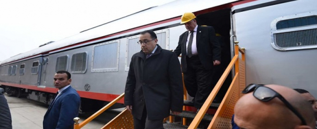 بالصور.. رئيس الوزراء يزور مصنع مهمات السكك الحديدية “سيماف”