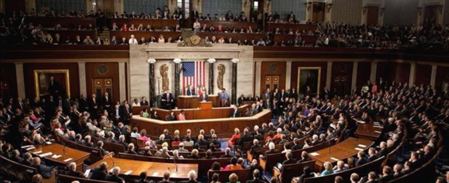 “الشيوخ الأمريكي” يقر قانوناً يقيد صلاحيات ترامب بشن حرب على إيران