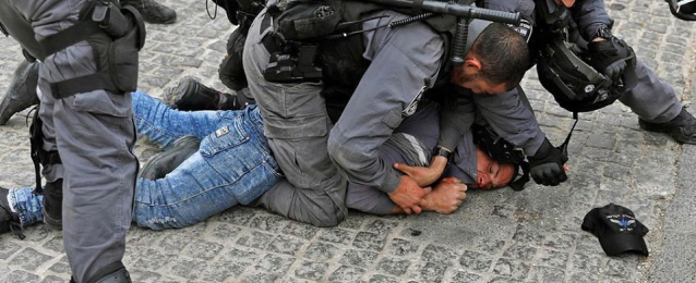 إصابة 5 فلسطينيين بالرصاص خلال قمع الاحتلال مسيرة
