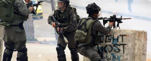 إصابة 7 فلسطينيين بالرصاص المعدني والعشرات بالاختناق في مسيرة كفر قدوم