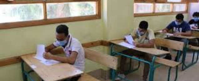 الحكومة تنفي فرض رسوم على دخول امتحانات الإعدادية والثانوية