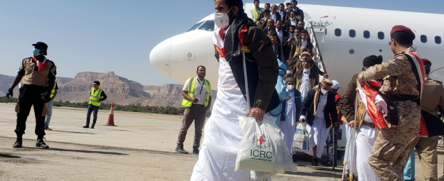 الصليب الأحمر: الانتهاء من أكبر عملية تبادل للأسرى باليمن منذ 6 سنوات