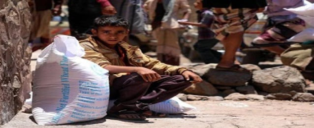 نازحون يمنيون مشردون في الجبال بتعز هربا من جماعة الحوثي