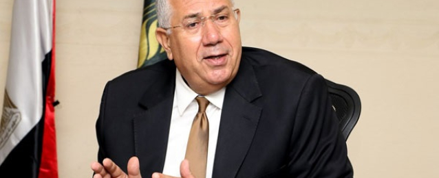 وزير الزراعة يعلن موافقة الامارات على استيراد الكتاكيت من مصر