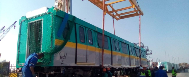 وزير النقل يعلن وصول خامس قطار جديد بالخط الثالث للمترو