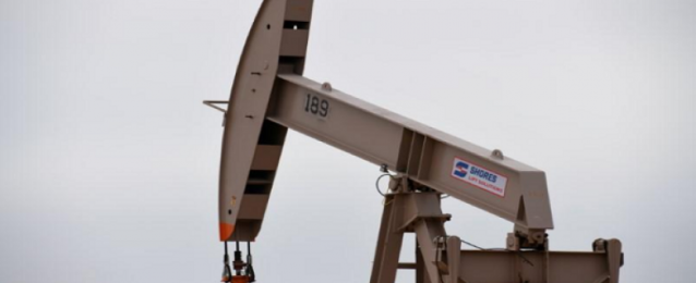 أسعار النفط تتراجع وسط ترحيب المتعاملين بأنباء لقاح كورونا