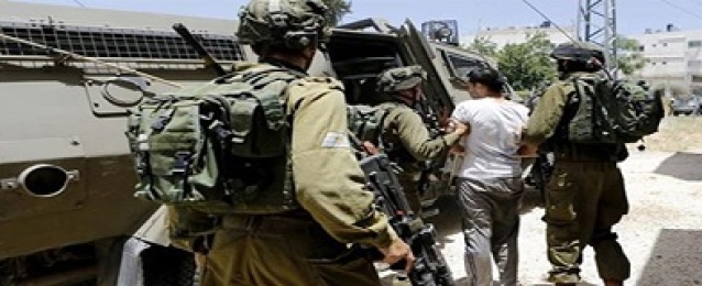 الاحتلال الاسرائيلي يعتقل 16 فلسطينيا من الضفة الغربية