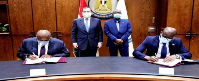 وزير البترول يشهد توقيع اتفاق تعاون بين “استثمارات الطاقة الأفريقية” و”أفريكسم بنك”