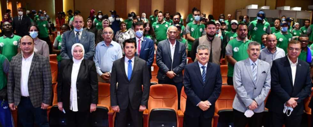 رئيس قناة السويس يستقبل وزير الرياضة ووفد منحة ناصر للقيادة الدولية