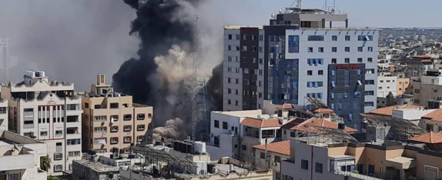 الاحتلال الإسرائيلي يقصف موقعًا غرب خان يونس وآخر جنوب غزة