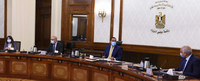 رئيس الوزراء يتابع مخطط تطوير شبكة الطرق والمحاور بمناطق غرب القاهرة الكبرى
