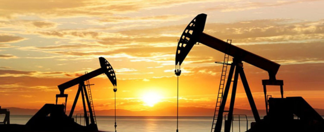 النفط يتجه لتسجيل أسوأ أداء يومي منذ مارس