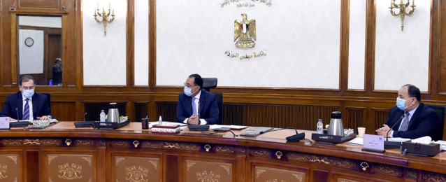 رئيس الوزراء يستعرض أداء موازنة الهيئة المصرية العامة للبترول للعام المالي الماضي