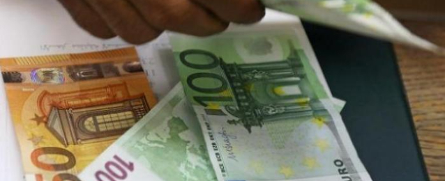 استقرار إيجابي لليورو بالقرب من الأدنى لها في 15 شهراً أمام الدولار