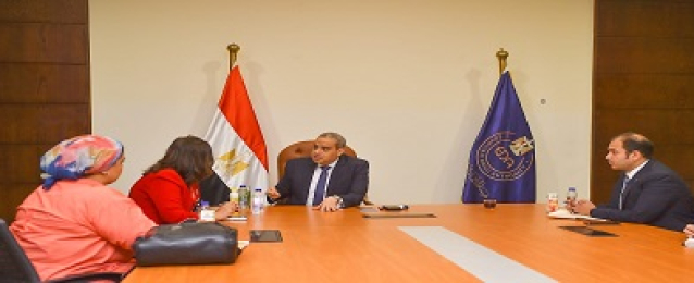 رئيس هيئة الدواء المصرية يلتقي الرئيس التنفيذي للهيئة الوطنية لتنظيم المهن والخدمات الصحية بالبحرين