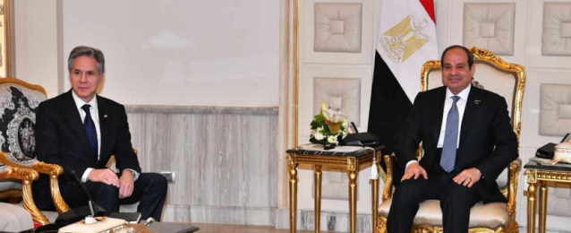 بالصور.. الرئيس السيسي يستعرض مع وزير الخارجية الأمريكي العلاقات الثنائية وتطورات الأوضاع في غزة
