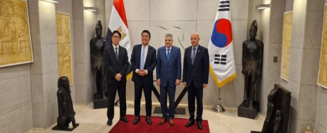 بالصور.. أسامة ربيع يؤكد حرص هيئة قناة السويس على استثمار التقارب مع كوريا الجنوبية بفتح آفاق جديدة للتعاون