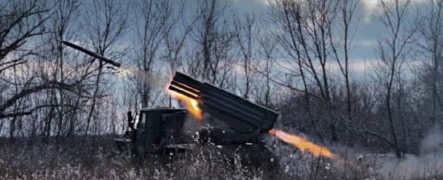 تدمير عدد من الصواريخ والقذائف الصاروخية والمسيرات والمناطيد الأوكرانية فوق 3 مناطق روسية