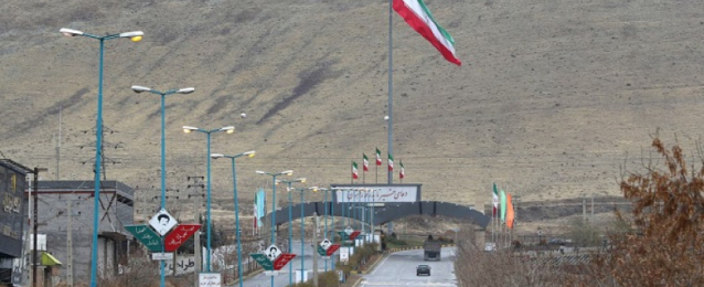 طهران تلوح بمراجعة عقيدتها النووية.. وتحذر إسرائيل من استهداف منشآتها