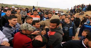 بالصور..استشهاد 14 وإصابة 1300 فلسطيني في مواجهات مع الاحتلال